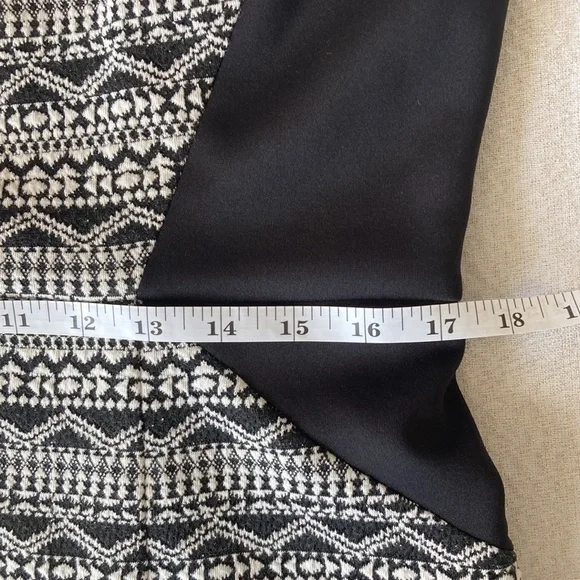 Adrianna Papell Black/white cap sleeve bodycon dress Size 14 - Picture 9 of 10